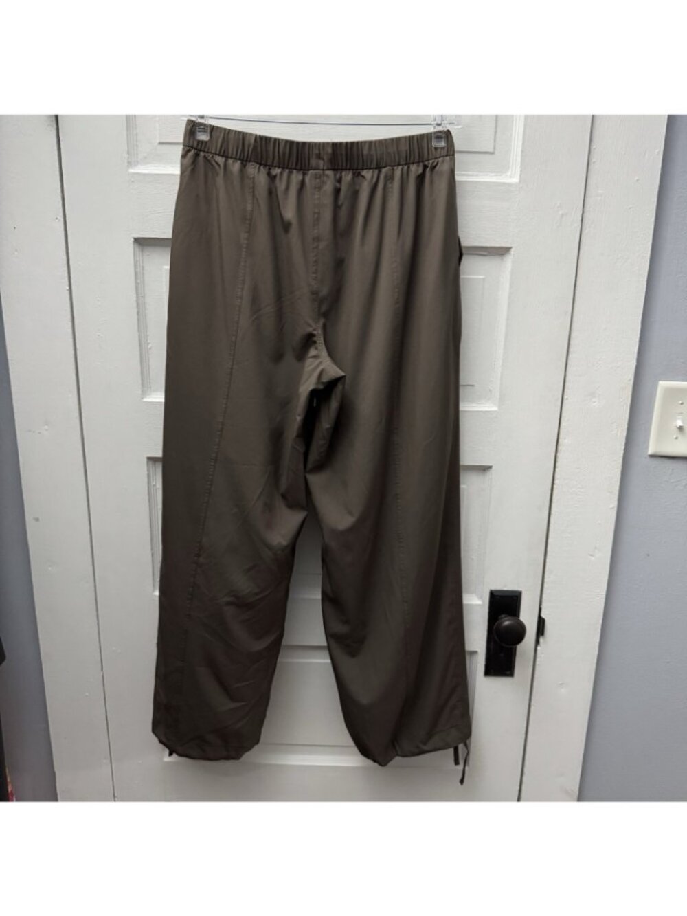 GapFit Runaround Pant Women Medium Brown Wide Leg Athletic Travel Pants - Picture 4 of 8